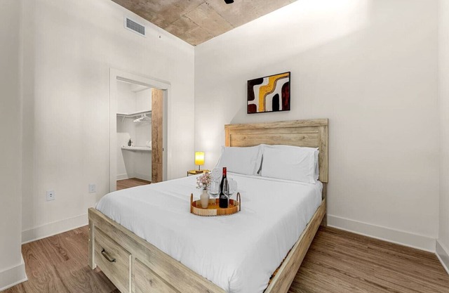 Channelside: Near Everything in Tampa! Ybor | DT