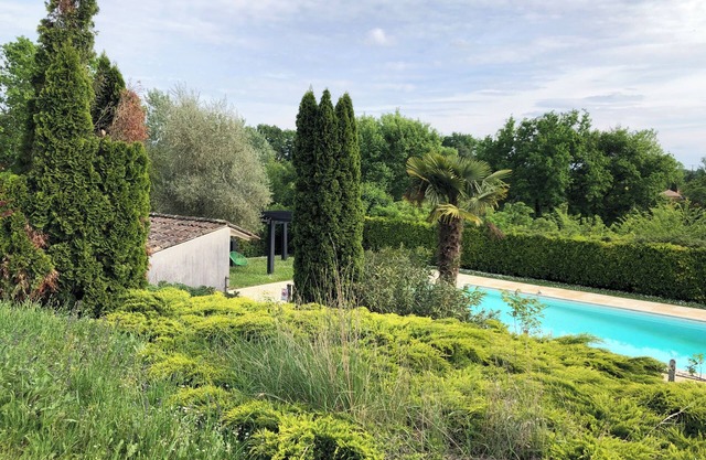 Charming house on large enclosed grounds 15 minutes from Saint-Emilion