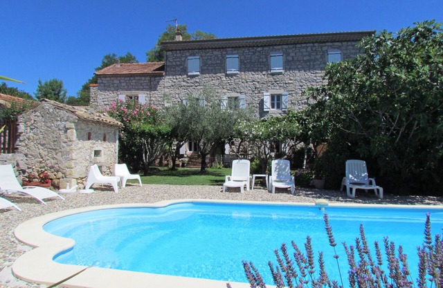 Character house for 12 people, PRIVATE POOL