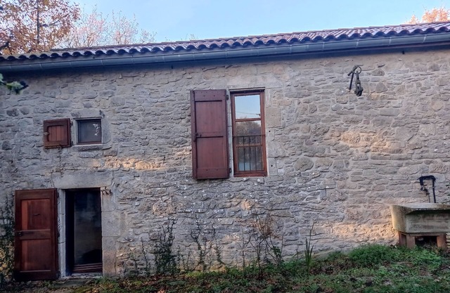 Character house with swimming pool in the heart of nature - South Aveyron