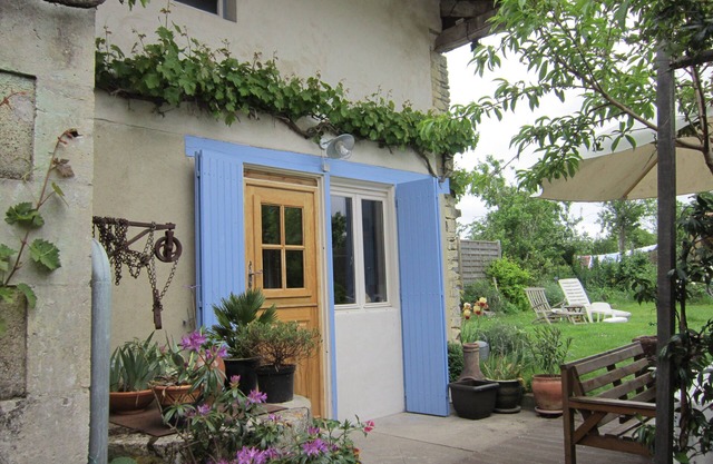 Characterful village property in the heart of Green Venice, Western France