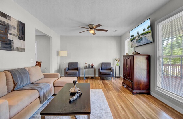 Charleston, near Airport, luxury & cozy house.