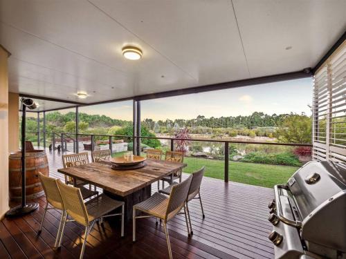 Charlie Bravo Chalet - Escape to the Golden Triangle