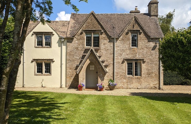 Charlton Down Cottage - Westonbirt - Pet Friendly