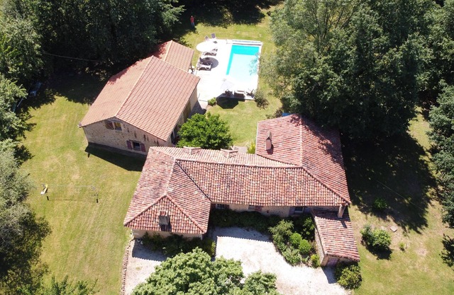 Charm and comfort in an authentic Périgord farm completely renovated