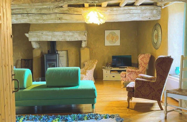 Charm and Nature - Flat in mud house in Brocéliande