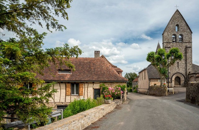 Charmante Maison au Plein Cœur D'un Petit Bourg
