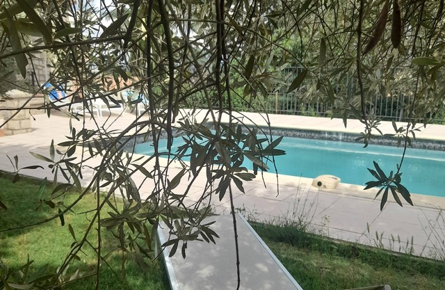 Charmante Maison de Campagne Arborée Avec Piscine