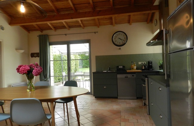 Charmante Maison Avec Piscine Près du PUY du FOU
