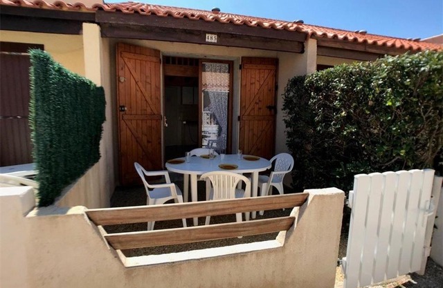Charmante Villa T1+Cabine+Mezzanine – 4 pers, Terrasse, Parking, Proximité Commerces, Bord de Lac - FR-1-81-53