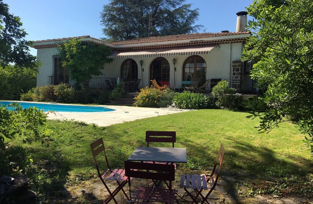 Charmante Villa10 Personnes aux Pieds des Pyrénées