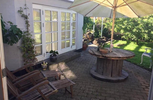 Charmerende byhus i Præstø centrum