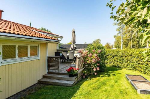 Charmigt Villa bredvid sjön Örlen