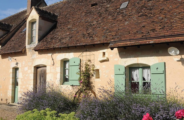 Charming house. Cosy living room. 2 bedrooms. Summer cooking