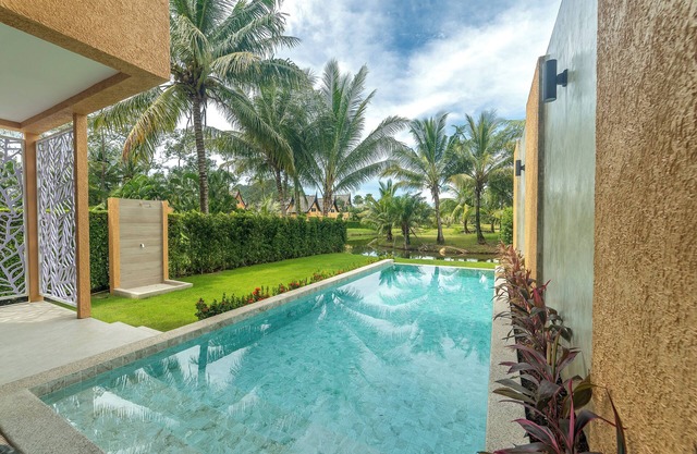 Charming 4-bedroom villa with AC and WiFi in fantastic Tambon Ko Chang
