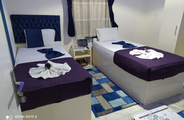 Charming 1-bedroom hotel in Giza Governorate with WiFi, AC