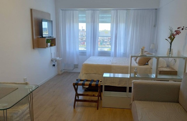 Charming 1-bedroom apartment with WiFi, AC in vibrant Buenos Aires