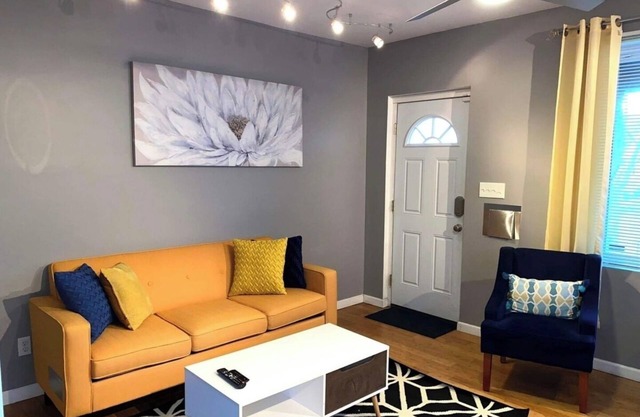 Charming 1-bedroom apartment with WiFi, AC in marvelous Cincinnati