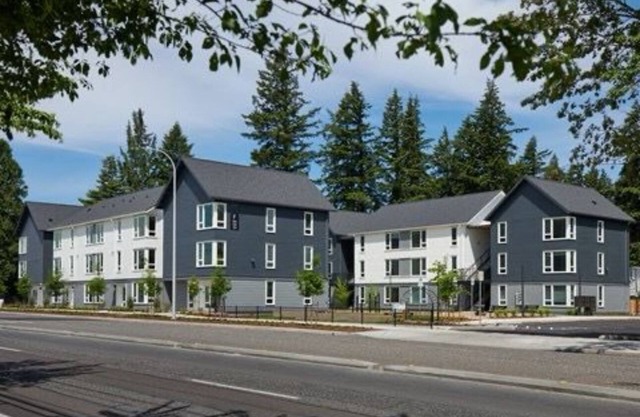 Charming 1-bedroom apartment in Portland is very centric close from everything.