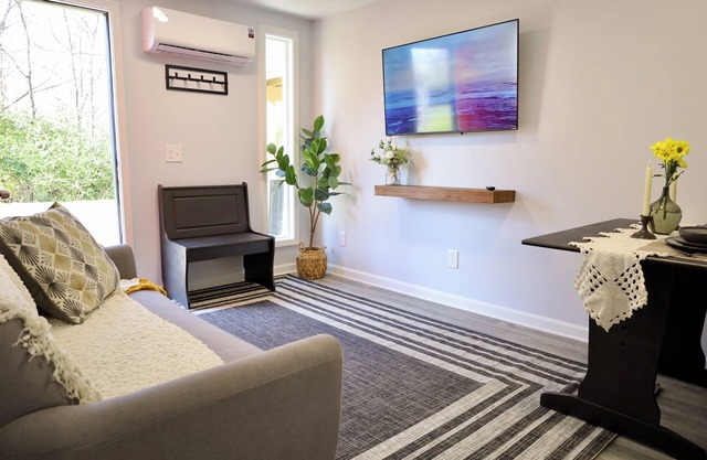 Charming 1-bedroom apartment in brilliant Belton with AC, WiFi