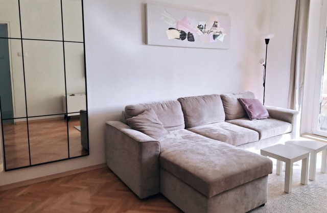 Charming 1-bedroom apartment with AC, WiFi in city center in Bar