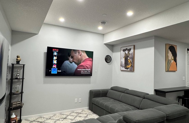 Charming 1-Bedroom Basement Walkout Suite with a Gym and Office.