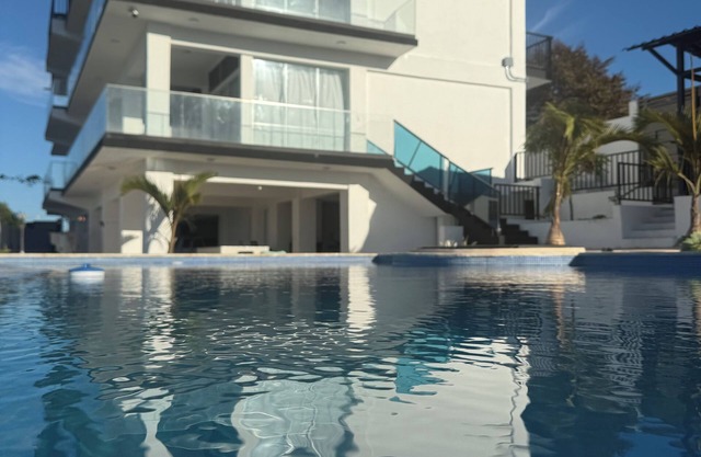 Charming 1-bedroom in villa with private bathroom AC in Barahona