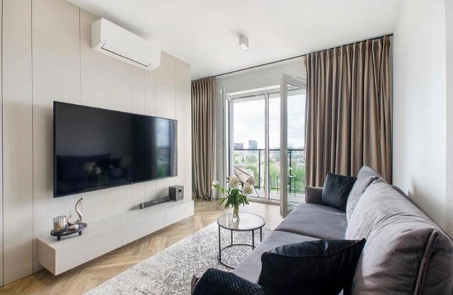 Charming 1-bedroom apartment in excellent Srodmiescie with AC