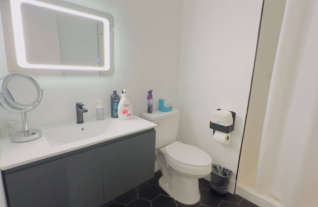 Charming 1-bedroom with WiFi and AC in peaceful Elizabeth