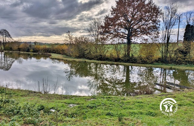 Charming 16th-Century Cottage with Private Lake near Laval