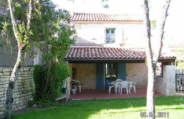 Charming 1900s House in Marais Poitevin with Garden, Terrace, and Fishing Access