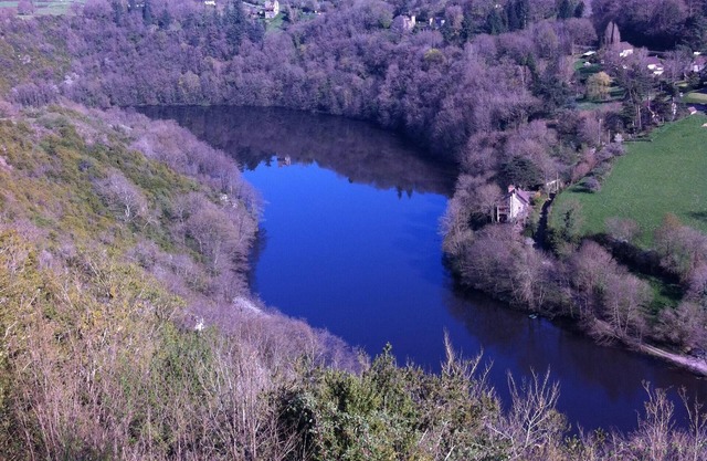 Charming 19th century country house all comforts, great charm true nature.