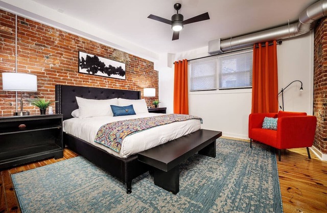 Charming 1BR in Philly with Courtyard View