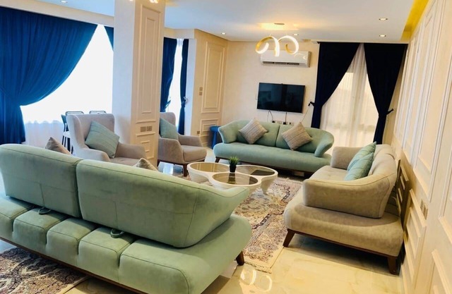 Charming 2-bedroom apartment with WiFi, AC in delightful Cairo Governorate