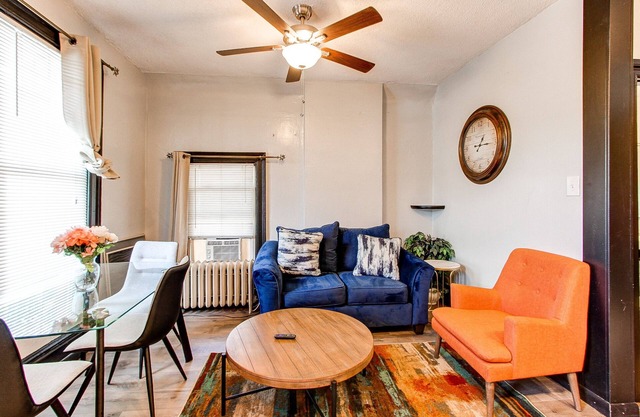 Charming 2-Bed Condo Minutes to Downtown Denver, Dining & Entertainment