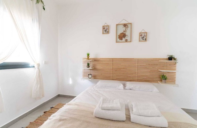 Charming 2-bedroom ,3 balconies apartment 600m Frishman Beach
