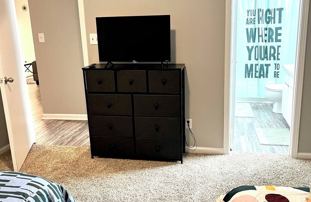 Charming 2-bedroom apartment with AC and WiFi in marvelous Greensboro