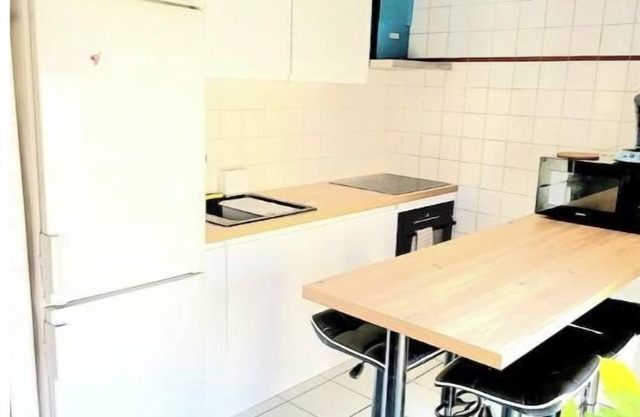 Charming 2-bedroom apartment 400m from station center