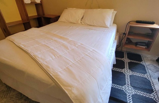 Charming 2-bedroom apartment with WiFi, AC in marvelous Negril
