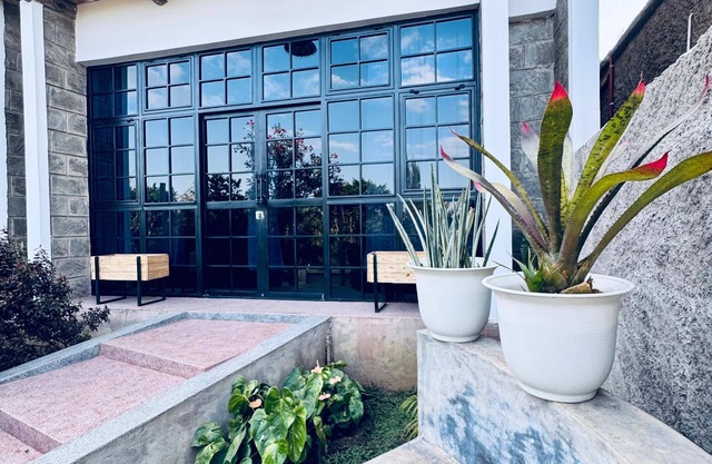 Charming 2-bedroom apartment in gorgeous Arusha with WiFi
