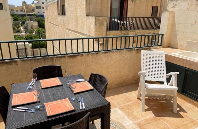 Charming 2 Bedroom Apartment in Qala