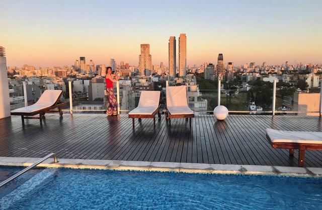 Charming 2-bedroom apartment w/balcony, view, rooftop pool, WiFi in Buenos Aires