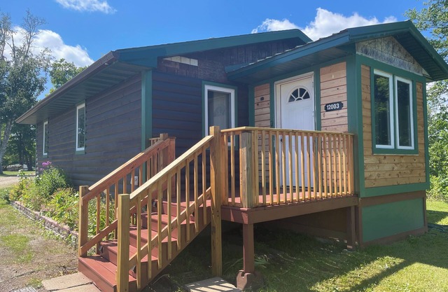 Charming 2-bedroom cabin on Gull Lake with lake access near Tenstrike