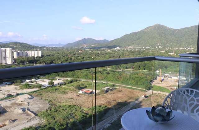 Charming 2-bedroom apartment with WiFi, fitness room in brilliant Santa Marta