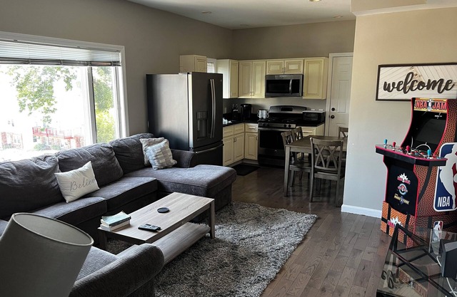 Charming 2-bedroom condo in delightful Chelsea with WiFi, AC