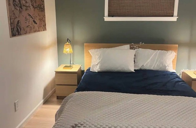 Charming 2-bedroom house with WiFi, AC in awesome Memphis