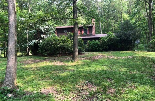 Charming 2-bedroom B&B in Honey Brook with WiFi, fitness room