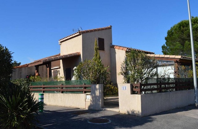 Charming 2BR Villa with Terrace, A/C, Pool Access, Near Beach