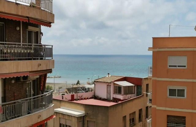 Charming 3 Bedroom Apartment in the Postiguet Beach
