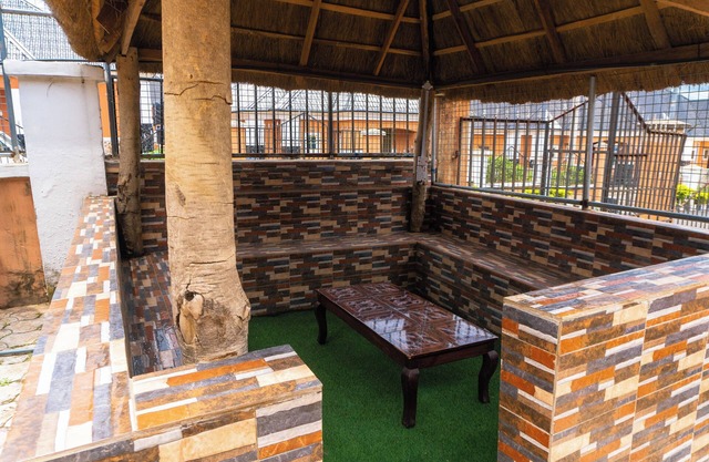 Charming 3-bed Apartment in Transe Ekulu Phase 6